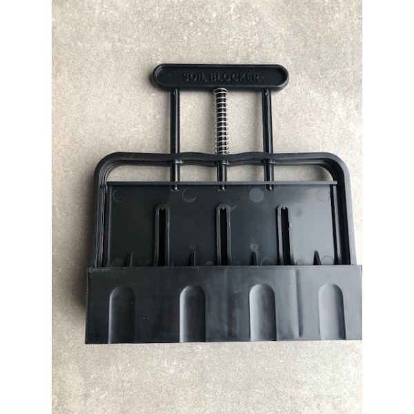 Presse motte, 4 mottes, plastique rigide noir