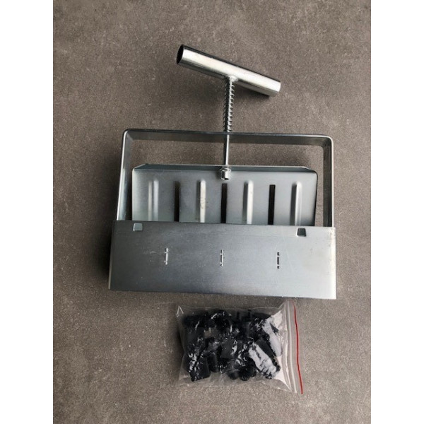 Presse motte 4 mottes de 4 cm en acier inoxydable
