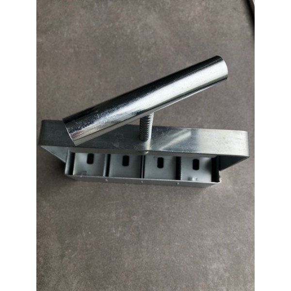 Presse motte 4 mottes de 4 cm en acier inoxydable